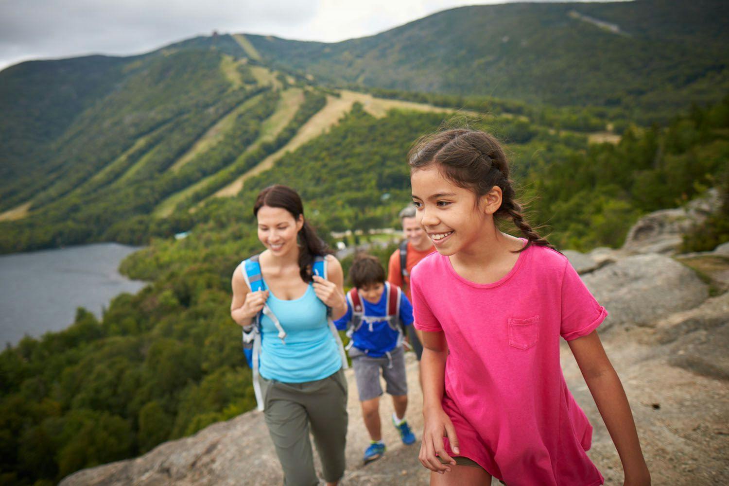 https://www.visitnh.gov/getmedia/6776ba7d-c37f-4896-9290-2fdbbfe6e103/8-kid-friendly-hikes.jpg?width=1500&height=1000&ext=.jpg